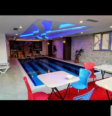 Empire Apartment *